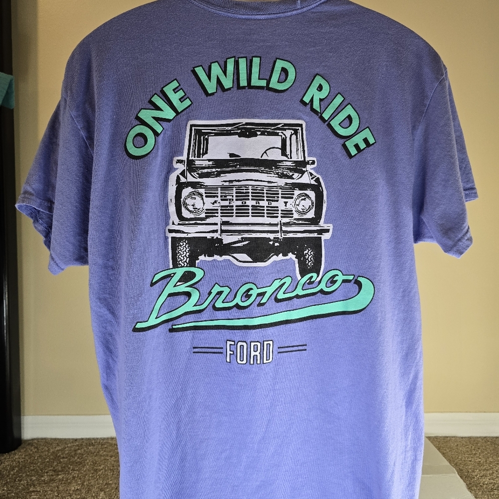 Ford Bronco Graphic T Shirt Lavender purple size Large
